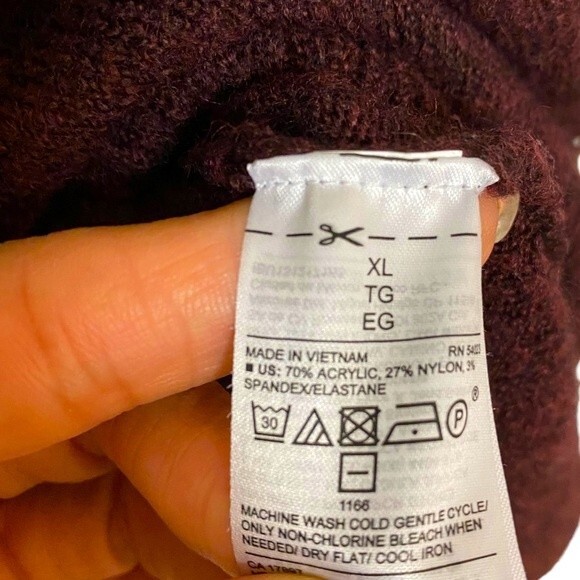 Old Navy Crewneck Pullover Sweater - Picture 5 of 5